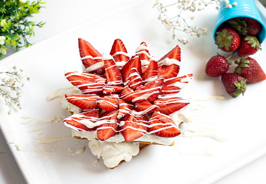 Çilek / Çikolata Kaşık Pasta